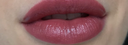Помада MAC Love me Lipstick в оттенке Coffee & sigs 409