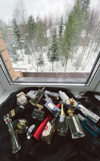 Коллекция ароматов в момент парфюмерного Project pan