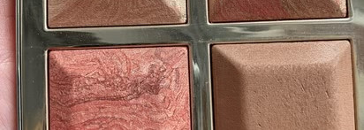 Если хочешь дорогого сияния ,то Becca x khloé kardashian & malika haqq bronze, blush & glow palette - то что нужно тебе