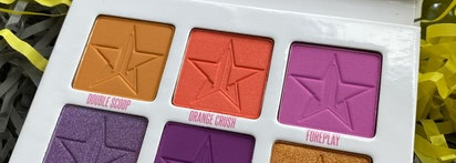 Та, что подняла настроение в карантине. Jeffree Star Mini Breaker Pigment palette