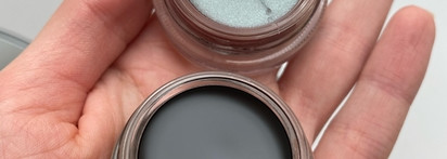 Моя парочка оттенков MAC Eyeshadow pro longwear paint pots в оттенках Bougie & Black mirror