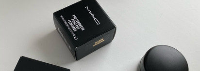 Моя парочка оттенков MAC Eyeshadow pro longwear paint pots в оттенках Bougie & Black mirror