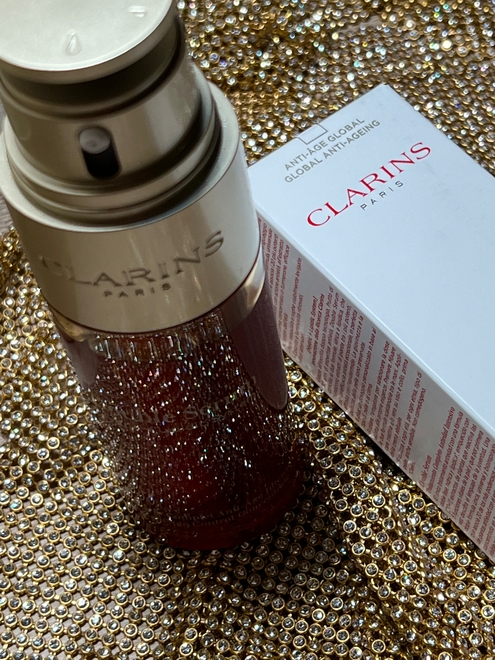 Пятикратная защита функций кожи с Double serum Clarins
