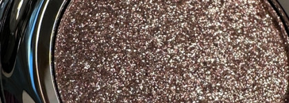 И я туда же. Тени-спаркл Shik single eyeshadow в оттенке Vega