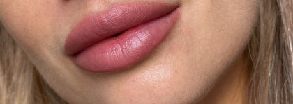 Три мастхева от OK Beauty. 2 карандаша и супер-вау блеск