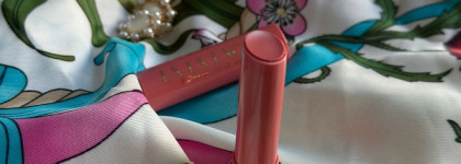 Неожиданно приятное помадное пополнение косметички. La La laque Vivienne Sabo 04