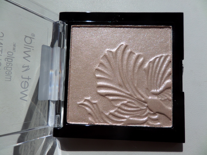Wet n Wild MegaGlo Highlighting Powder оттенок Blossom glow