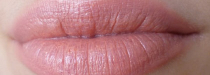 Помада Rimmel Volume Booster №102 (Foxy)