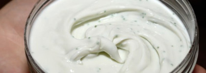 Увлажняющий крем-суфле для тела с оливковым маслом "Средиземноморский курорт" (Mediterranean olive oil whipped body cream) серии PlanetSpa от Avon