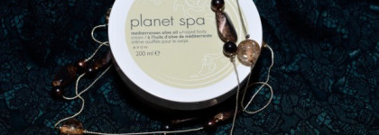 Увлажняющий крем-суфле для тела с оливковым маслом "Средиземноморский курорт" (Mediterranean olive oil whipped body cream) серии PlanetSpa от Avon