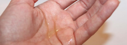 Дуэт для идеальных бедер: Clarins «Anti-Eau» Body Treatment Oil – Масло, выводящее излишки воды и Clarins High Definition Body Lift – Моделирующее средство для похудения