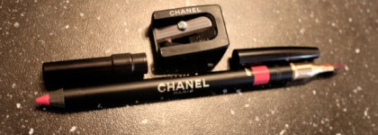 Карандаш для губ Chanel Le Crayon Levres №58 Rubellite и Увлажняющая стойкая фитопомада  Sisley L9