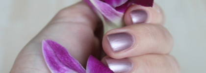 Розовый жемчуг Chanel Le Vernis Rose Moire №593 из коллекции Moire Le Rouge Fall 2013