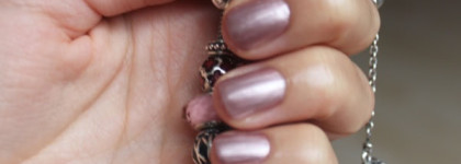 Розовый жемчуг Chanel Le Vernis Rose Moire №593 из коллекции Moire Le Rouge Fall 2013