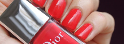 Просто хороший красный Dior Vernis #858 Tie & Dye