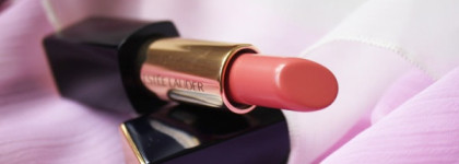 Нежная помада Estee Lauder Pure Color Envy Sculpting Lipstick в оттенке 310 Potent
