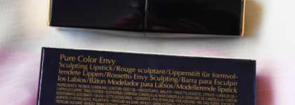 Нежная помада Estee Lauder Pure Color Envy Sculpting Lipstick в оттенке 310 Potent