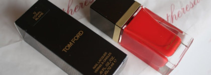 Схожие и разные. Красные от Tom Ford: Nail Lacquer / Vernis a Ongles #12 Coral Blame, #14 Scarlet Chinois