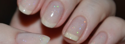 Мой балет с лаками Le vernis nail color Chanel 167 "Ballerina" и INM Nortern Lights Hologram Top Coat "Silver"