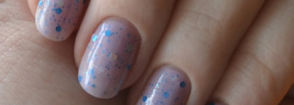 Черничный йогурт на ногтях с Dance Legend из коллекции Fruity Milk в оттенке 945 Blueberry Mousse