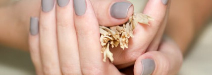 Essie "Master Plan" и Dance Legend "Blacky top"