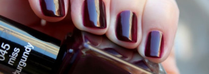 Anny - Miss Burgundy &Stardust