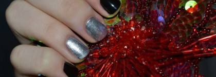 Серебро на ногтях с Sally Hansen