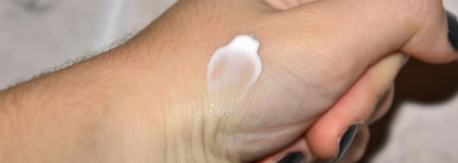 Кора крем-маска увлажняющая с гиалуроновой кислотой и морскими экстрактами на основе термальной воды