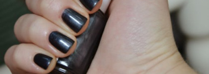 Essie #89 Over the edge