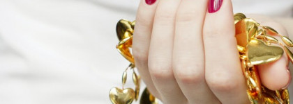 Essie bahama mama + Chanel delight готовимся к Новому Году