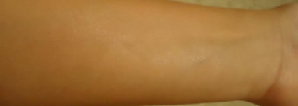 Боремся с жирным блеском: Shine Killer от NYX vs. Peach Sake Silky Powder от Skinfood