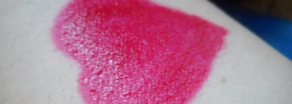 Красный лишним не бывает или Стойкая помада от Avon в оттенке Ravishing red