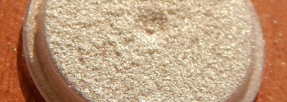 MAC Рigment Colour Powder Vanilla как, зачем и с чем его используют + 8 способов использования любых пигментов