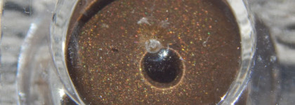 Подводка для глаз E.l.f. Studio Cream Eyeliner в оттенке Metallic olive