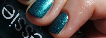 Essie 97 Trophy Wife