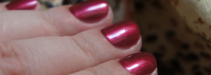 Chanel Le Vernis Nail Colour 595 Rouge Moire