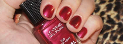 Chanel Le Vernis Nail Colour 595 Rouge Moire