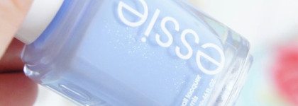 Небо мая. Essie Nail Lacquer 764 Bikini So Teeny