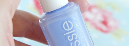 Небо мая. Essie Nail Lacquer 764 Bikini So Teeny