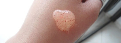 Греческая богиня Apivita. Уход за лицом: отшелушивающий гель, маска и сыворотка