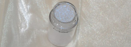 MAC – 3 мерцающих пигмента и коралловый блеск для губ