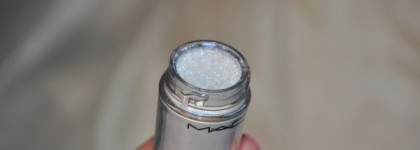 MAC – 3 мерцающих пигмента и коралловый блеск для губ