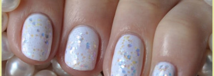 Deborah Lippmann "Stairway to Heaven" и Chanel "Attraction" - выбор для годовщины свадьбы