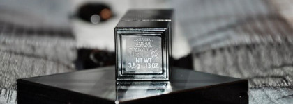 Лососевый дуэт: Burberry Soft Satin Lipstick Lip Cover No.28 Devon Sunset и Burberry Light Glow Natural Blush No.05 Blossom Blush