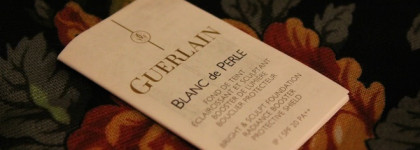 Компактная пудра Guerlain Blanc de Perle Bright and Sculpt Foundation