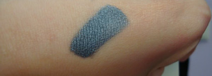 Новинка Essence Gel Eyeliner в оттенке05  miami's ink