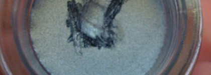 Новинка Essence Gel Eyeliner в оттенке05  miami's ink