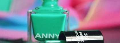 Anny "Surfing Crocodile"