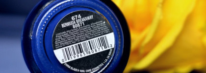 China Glaze Nail Lacquer With Hardeners «Bermuda Breakaway»