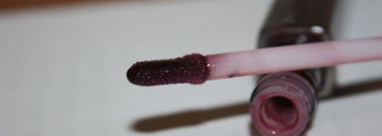 Мой зимний любимчик -  блеск для губ Revlon Colorburst Lipglosses в оттенке №056 Embellished and Adorned
